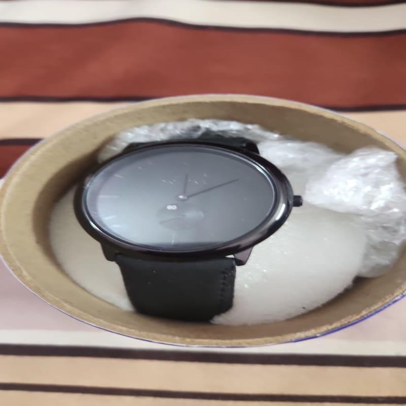 Minimal Black Analog Watch Leather Strap